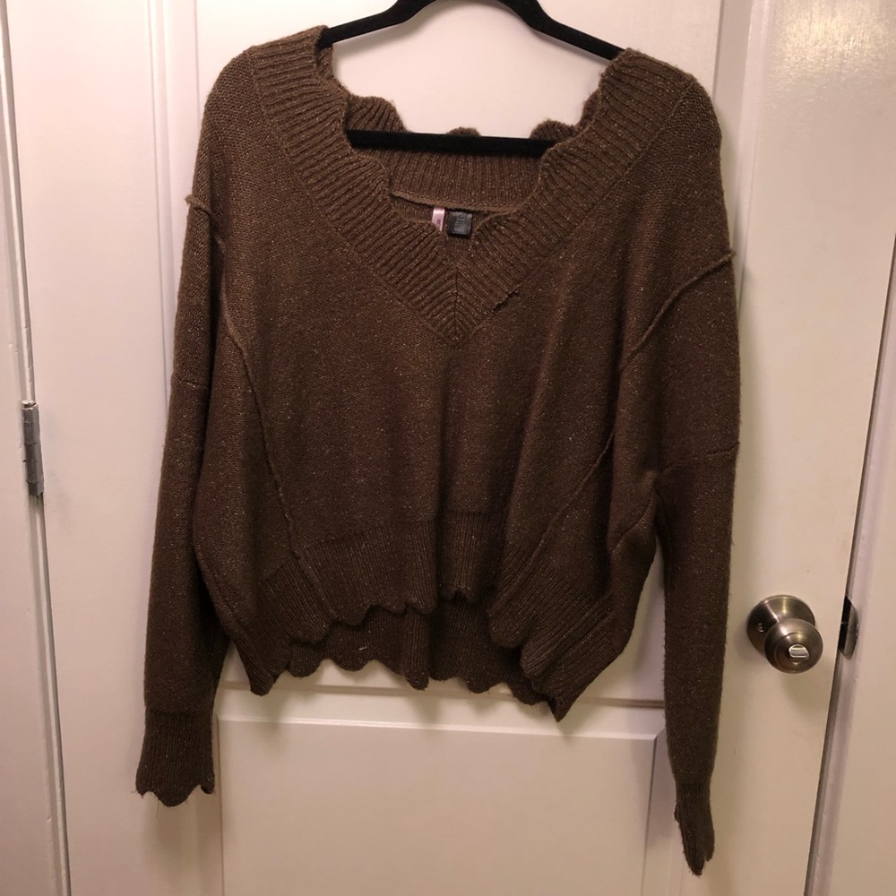 Brown Scallop V Neck Sweater